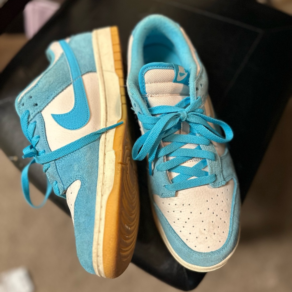 Nike Teal and Beige Athletic Shoes
